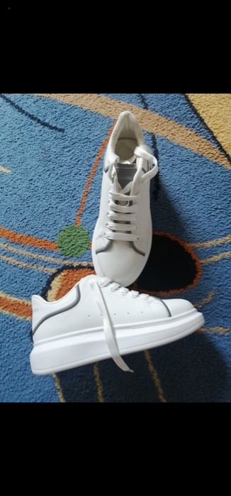 Продам новую обувь