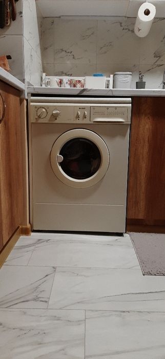 Продавам Пералня INDESIT