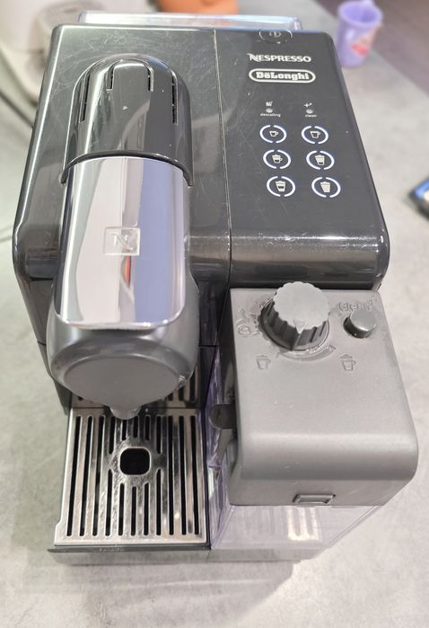 Кафемашина Delonghi Lattissima Touch