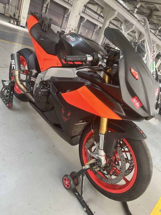 Oferta de iarna :Aprilia Rsv4 1100 cmc