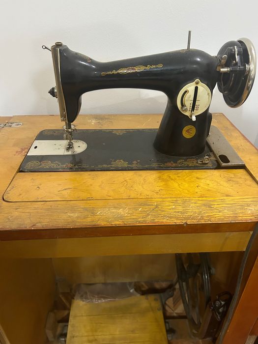 Швейная машина советская