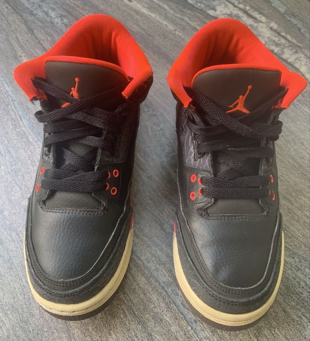 Jordan 3 Retro Crimson