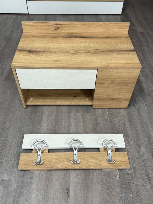 Vand pantofar si cuier