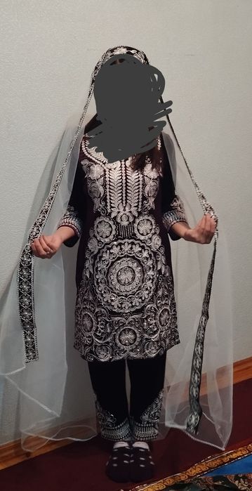 Kelin sarpolar sotiladi. Yaxshi kunlarga keyilgan.