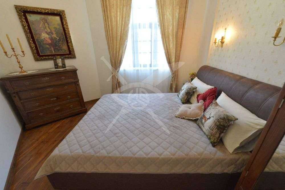 Дава се под наем Двустаен апартамент в Пловдив, Център - 58 кв.м за 448.8 € - Снимка #2
