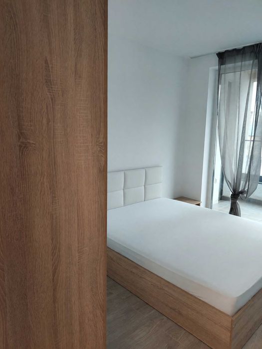 Дава се под наем Тристаен апартамент в София, Зона Б-18 - 100 кв.м за 880 € - Снимка #2