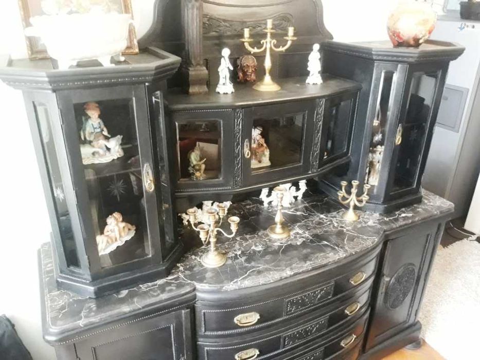 Vitrina veche aproximativ 150 ani