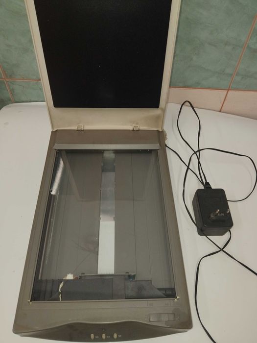 Работещ скенер BenQ 5000 + Оригинално захранване Spec Lin 16V