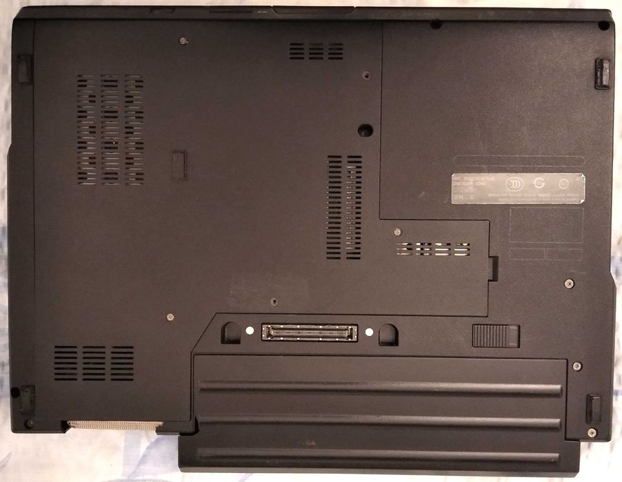 Dell Latitude E5400 14.1" Schermo Laptop 1440 X 900 - Foto 3