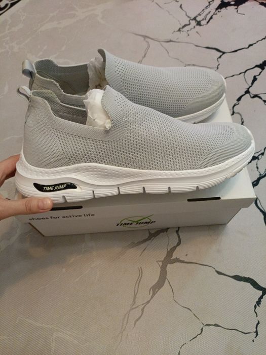 Продам мужские мокасины
