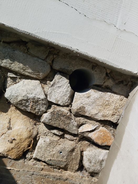 Servicii  carotari,gaura perete,aer conditionat hota,centrala,canaliza