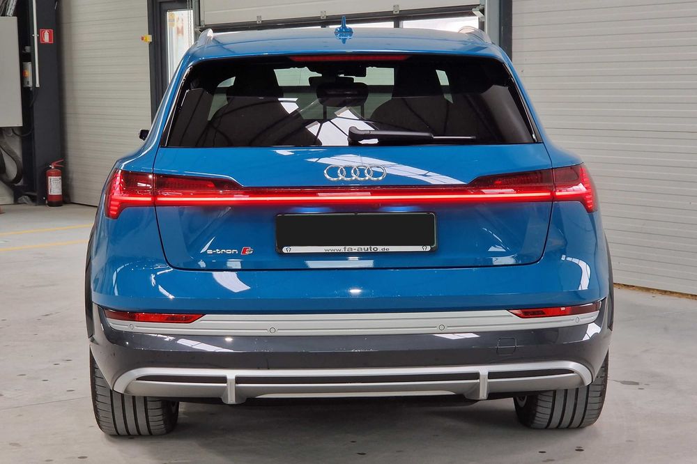 AUDI e-tron 2022 — imagine 4