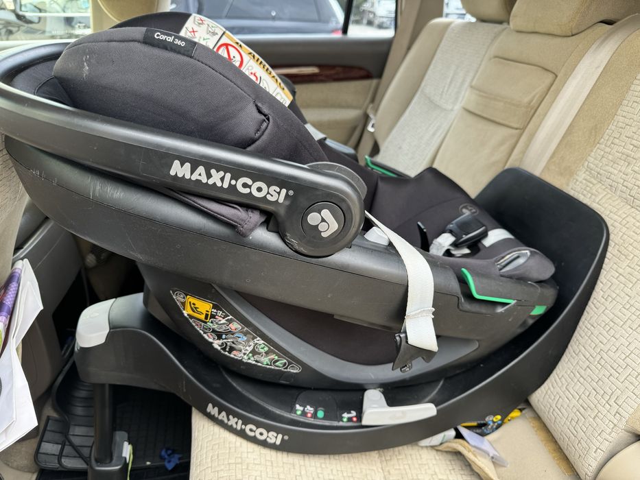 Столче за кола  и база