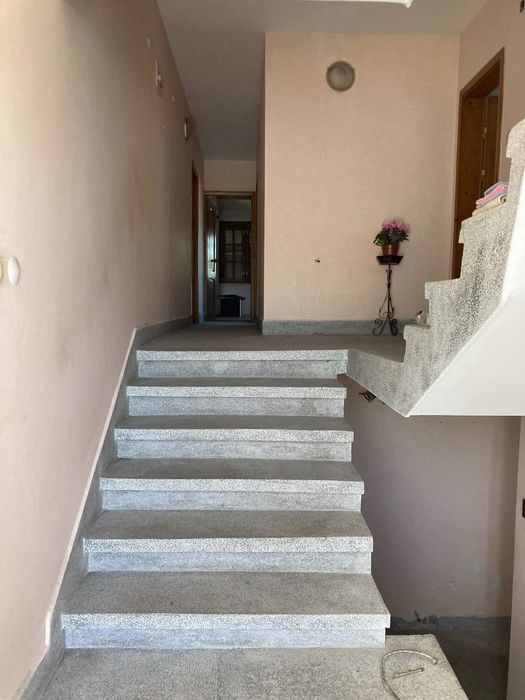 Продава се Къща в Карнобат - 350 кв.м за 458 €/кв.м - Снимка #2