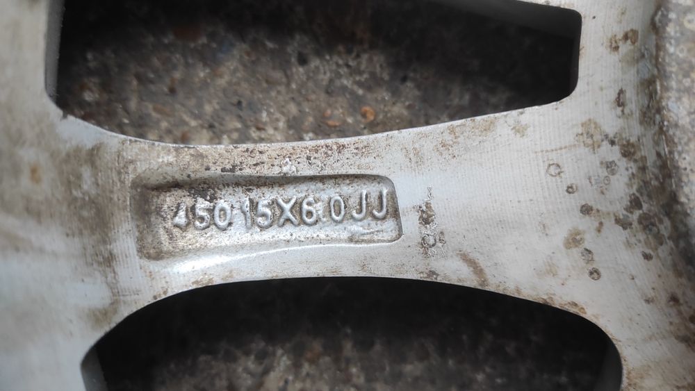 Продам комплект  дисков r15  с резиной