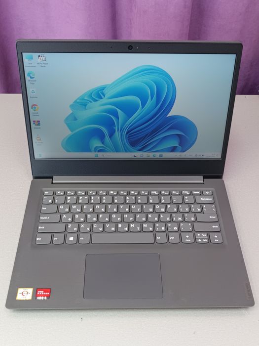 Ноутбук Lenovo v14-ADA
