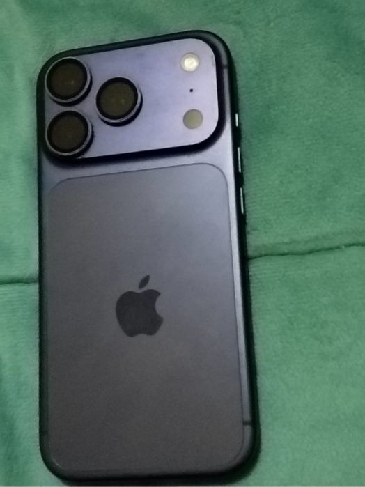 Продам Iphone 17 pro 256 EAC