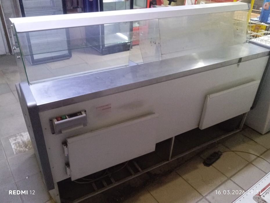 Холодильник витриный