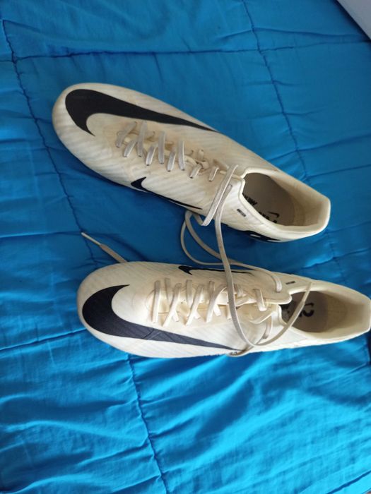 бутонки найк нови