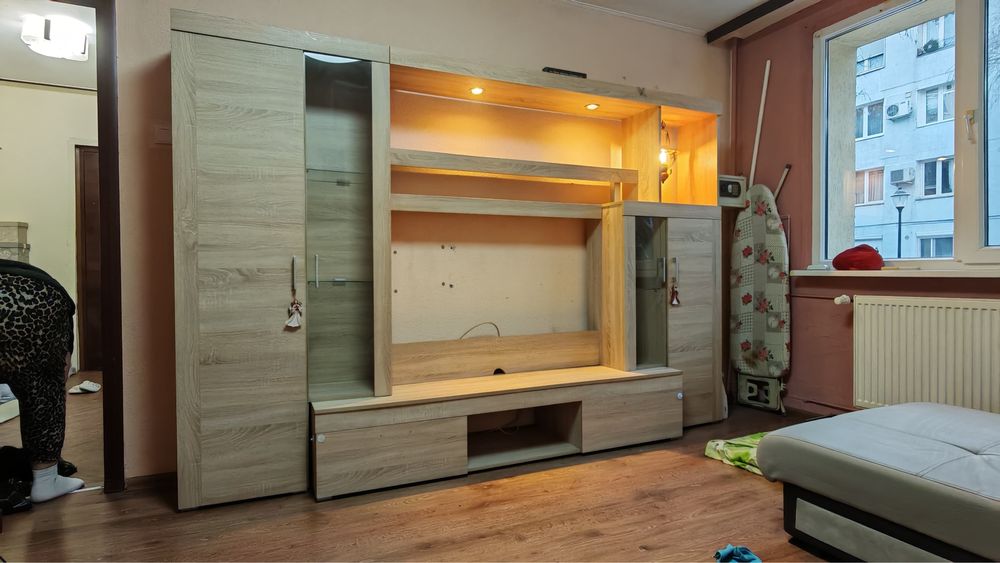 Vand canapea si coltar extensibil 700 de lei bucata