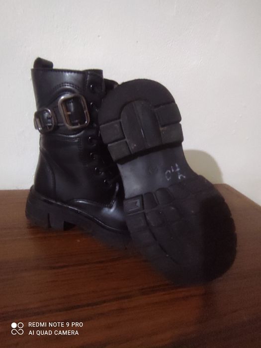 Продам обувь для девочки