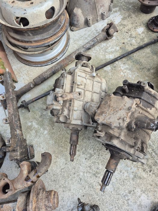 Diverse piese Aro V Romanesc