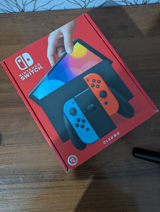 Nintendo Switch OLED - в отличном состоянии