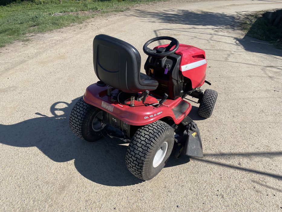 Tractoras de tuns iarba/gazon MTD 15cp