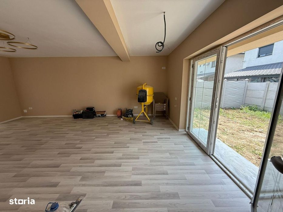 Casă individuală de vânzare – 4 camere, 120 mp, teren 250 mp