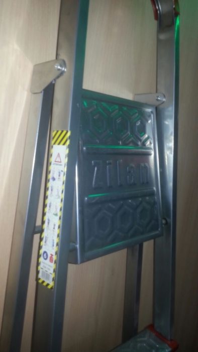 Scara metalica 7 trepte plus 1. 150 kg. Diverse marimi. Noua!