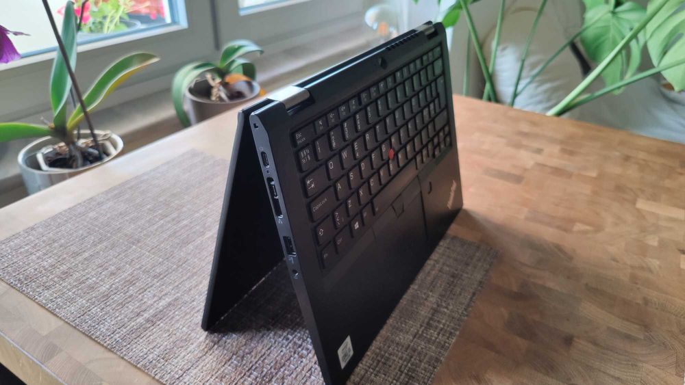 Lenovo ThinkPad L13 Yoga — отлично състояние, touchscreen + стилус