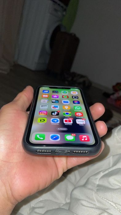 Iphone 11 сатылады келисип берип жберем бугинге