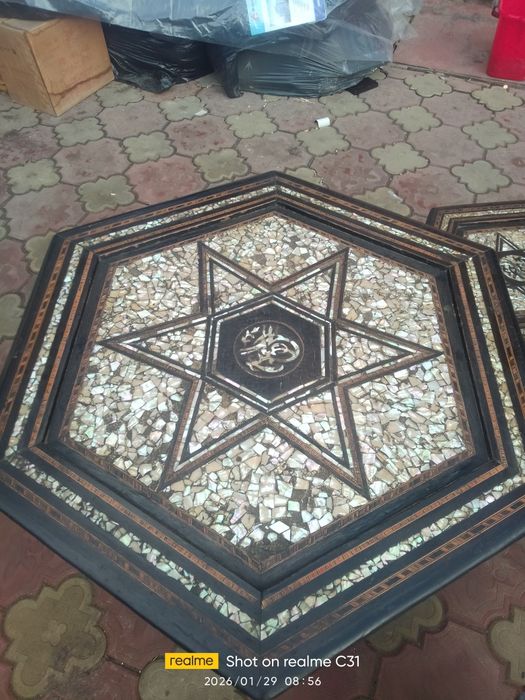 Vând  aceste mese în stare perfecta