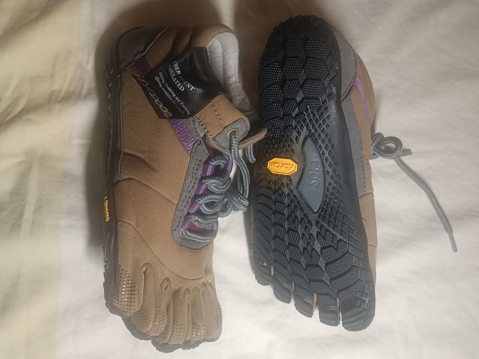 Vând Vibram Fivefingers V-Trek insulated Noi mărimea 36