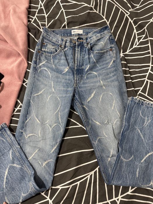 Лимитирани дънки Zara