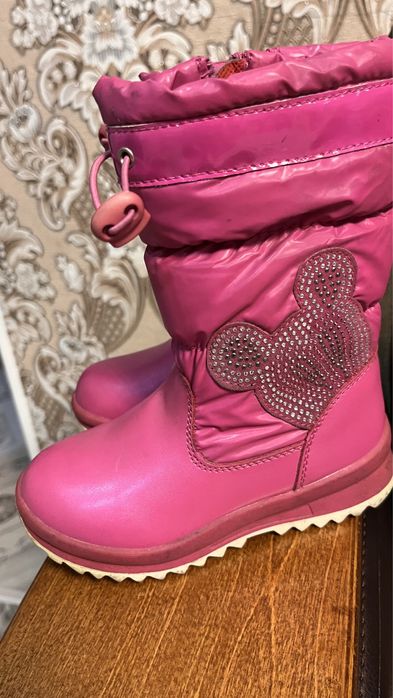 Продам детскую обувь