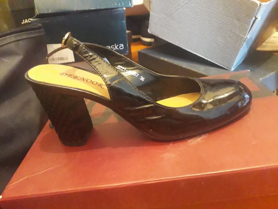 Женский туфли срочно