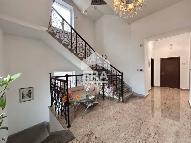 Дава се под наем Офис в София, Център - 31 кв.м за 350 € - Снимка #6