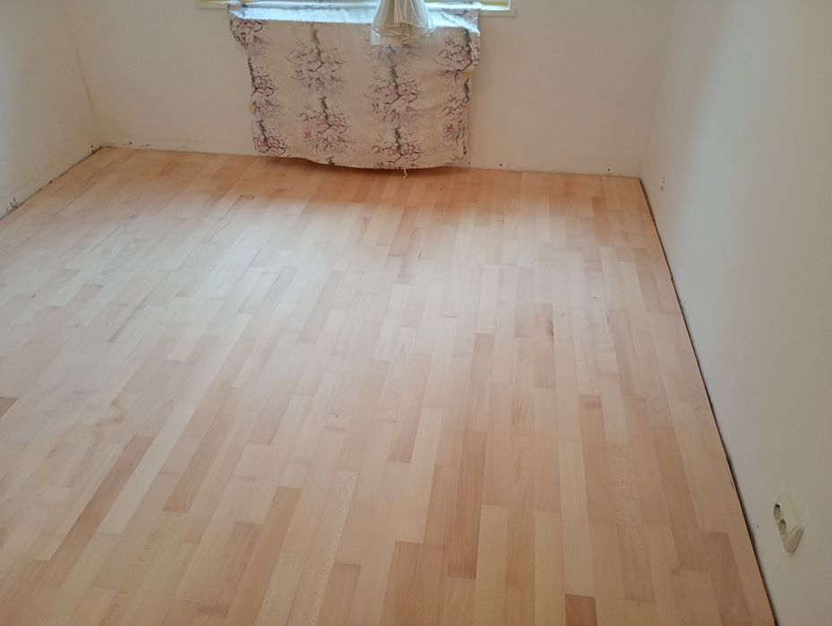 Raschetam chituim lăcuim parchet lemn masiv