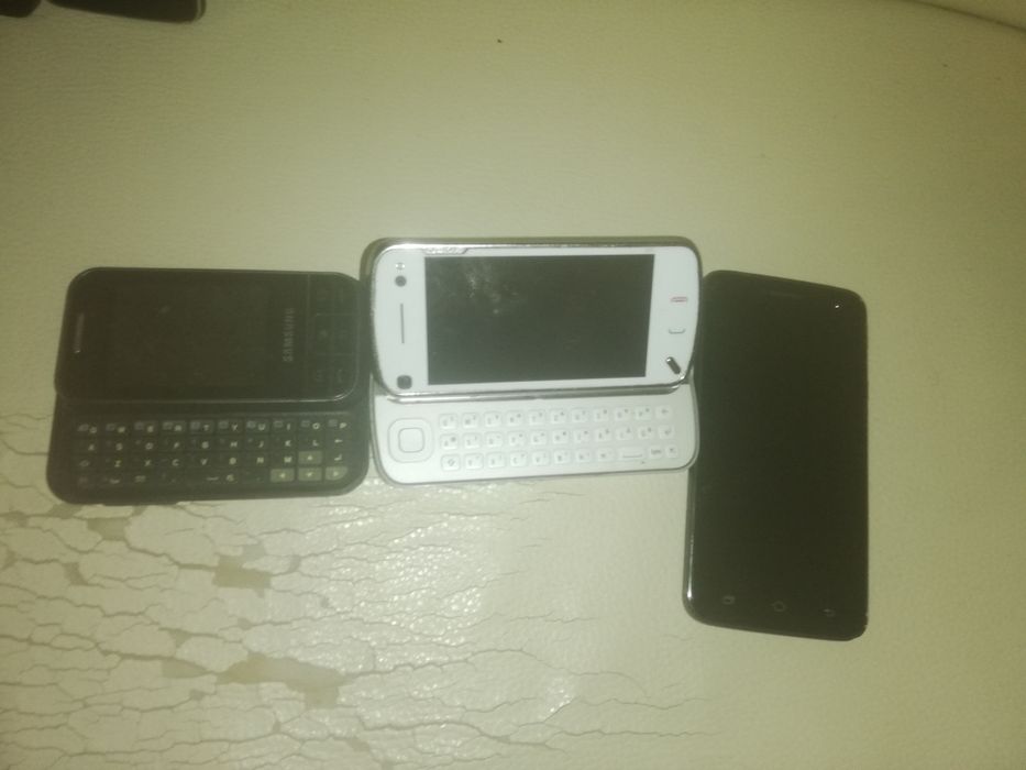 Lot telefoane 9 bucăți 100lei toate