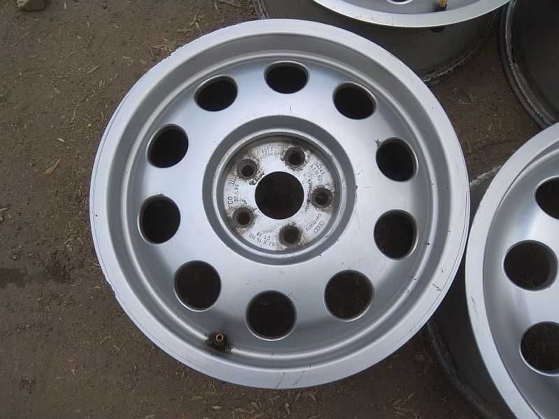 Продам оригинальные легкосплавные диски на Audi