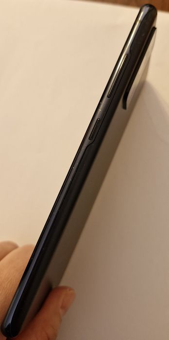 Продаю Samsung Galaxy S20 FE