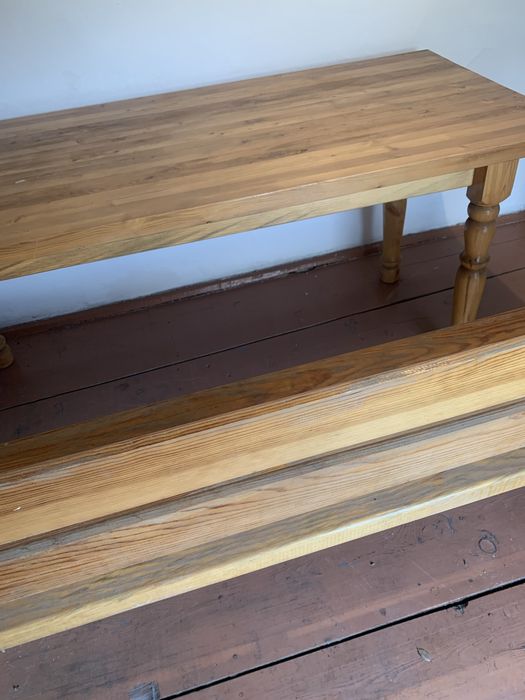 Продается стол со стульями