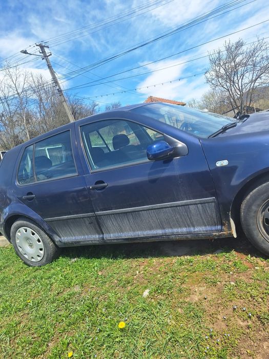 Volkswagen Golf 4 1.6 Benzină – Stare bună