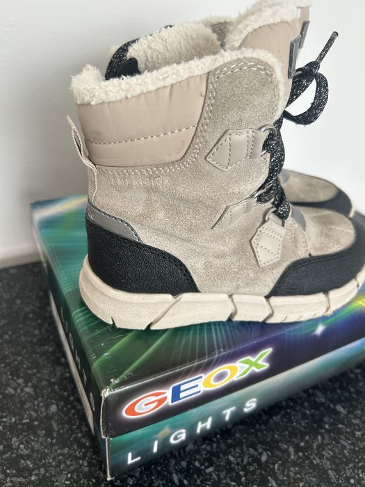 Ботинка Geox, кросы puma,reima сандали.