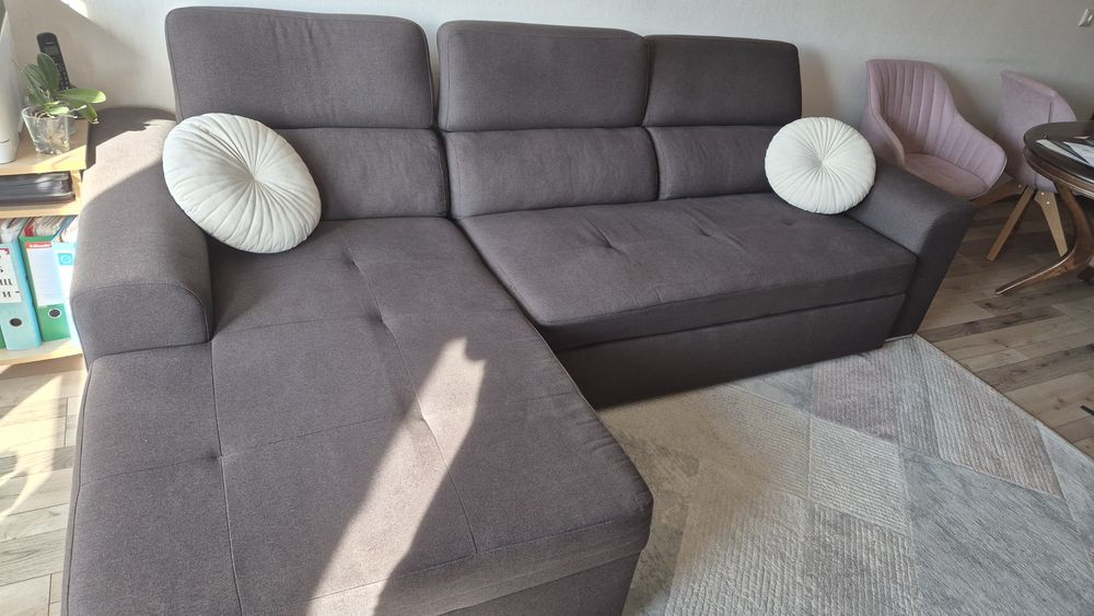 Запазен разтегателен диван