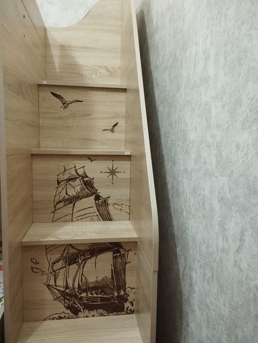 Двухъярусная кровать