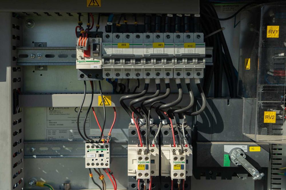 Vand/inchiriez chiller UNIFLAIR ERAC 1221A 120 KW