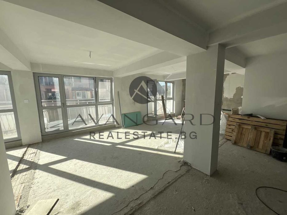 Продава се Четиристаен апартамент в Пловдив, Кършияка - 184 кв.м за 1799 €/кв.м - Снимка #2