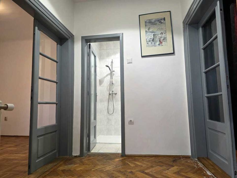 Casa curte | Inchiriere pentru Spatiu Comercial | Metrou Crangasi